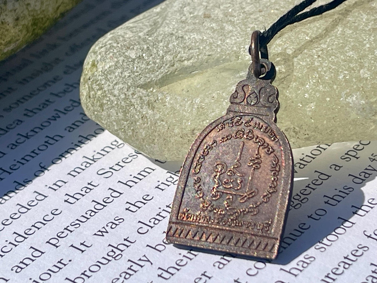 Vintage Thai Buddhist pendant. Antique Buddhist pendant. Thai amulet. Buddha necklace. Buddha jewellery. Yoga jewellery. Vintage necklaces.