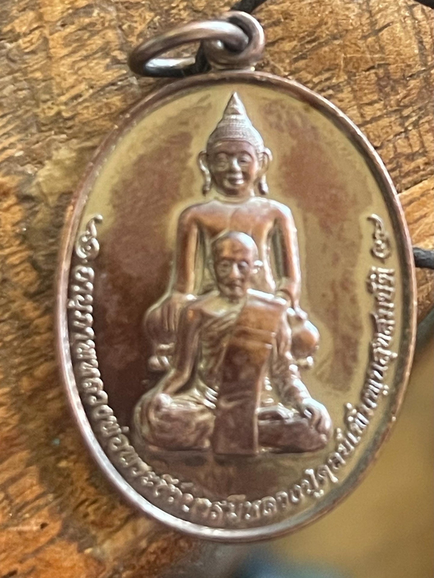 Vintage Thai Buddhist pendant. Antique Buddhist pendant. Thai amulet. Buddha necklace. Buddha jewellery. Yoga jewellery. Vintage necklaces.