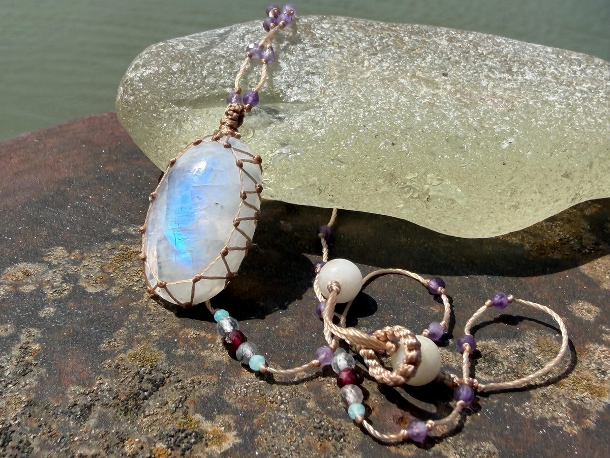 Stunning rainbow moonstone necklace, moonstone pendant, rainbow gemstone, Handmade gemstone necklace, boho gift for her. Macrame jewellery.