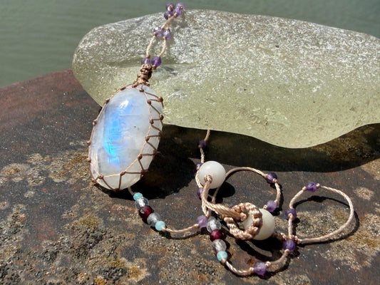 Stunning rainbow moonstone necklace, moonstone pendant, rainbow gemstone, Handmade gemstone necklace, boho gift for her. Macrame jewellery.