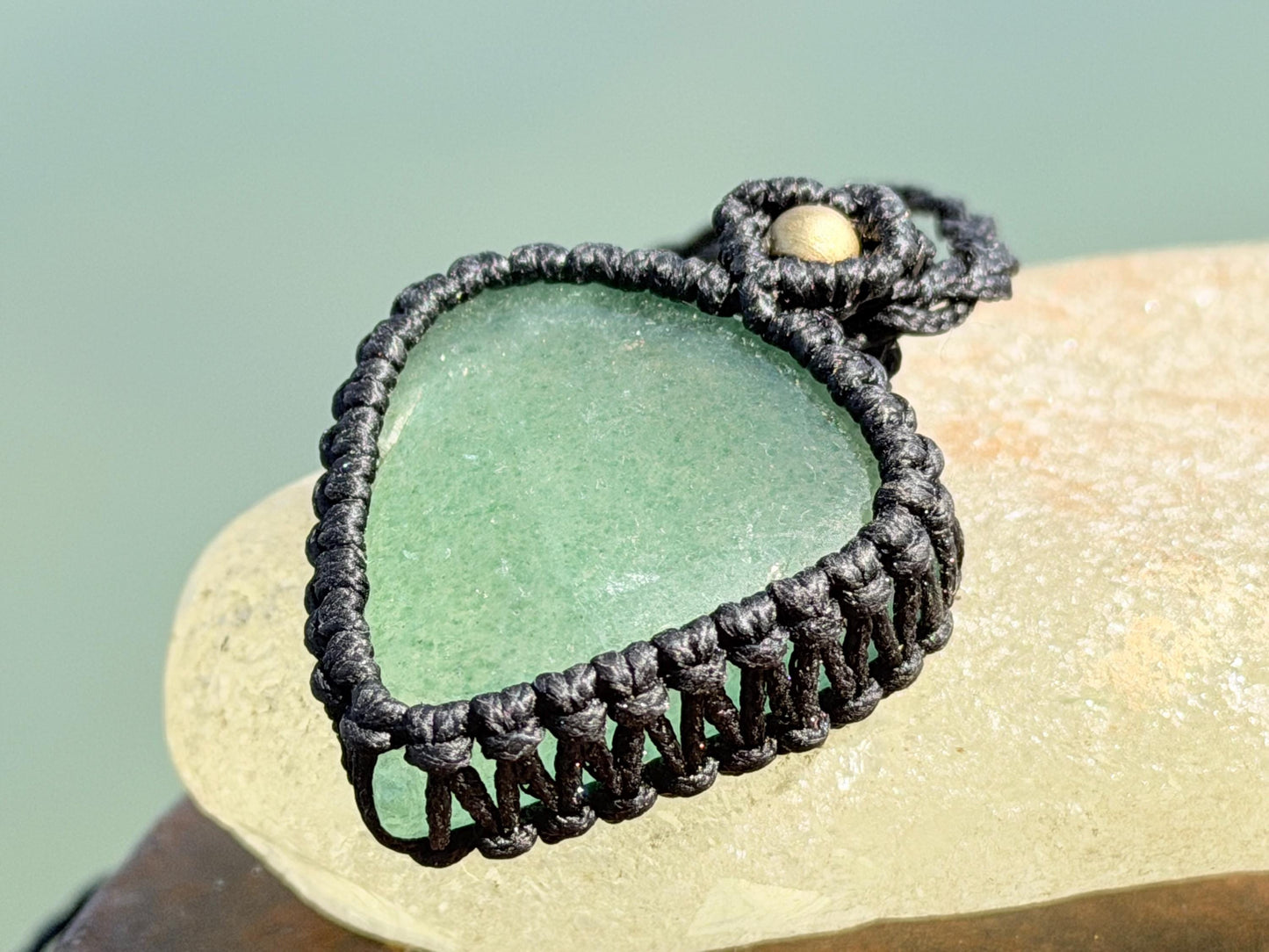 Stunning macrame green aventurine pendant. Handmade gemstone necklace, boho jewellery. Macrame jewellery. Unique jewellery.