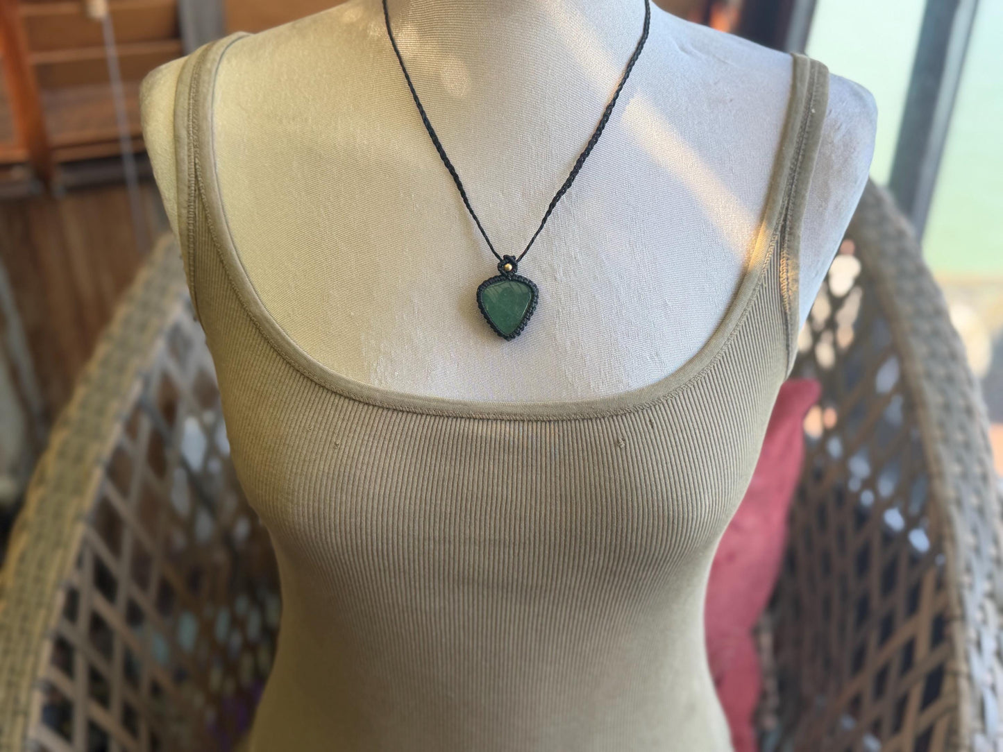 Stunning macrame green aventurine pendant. Handmade gemstone necklace, boho jewellery. Macrame jewellery. Unique jewellery.
