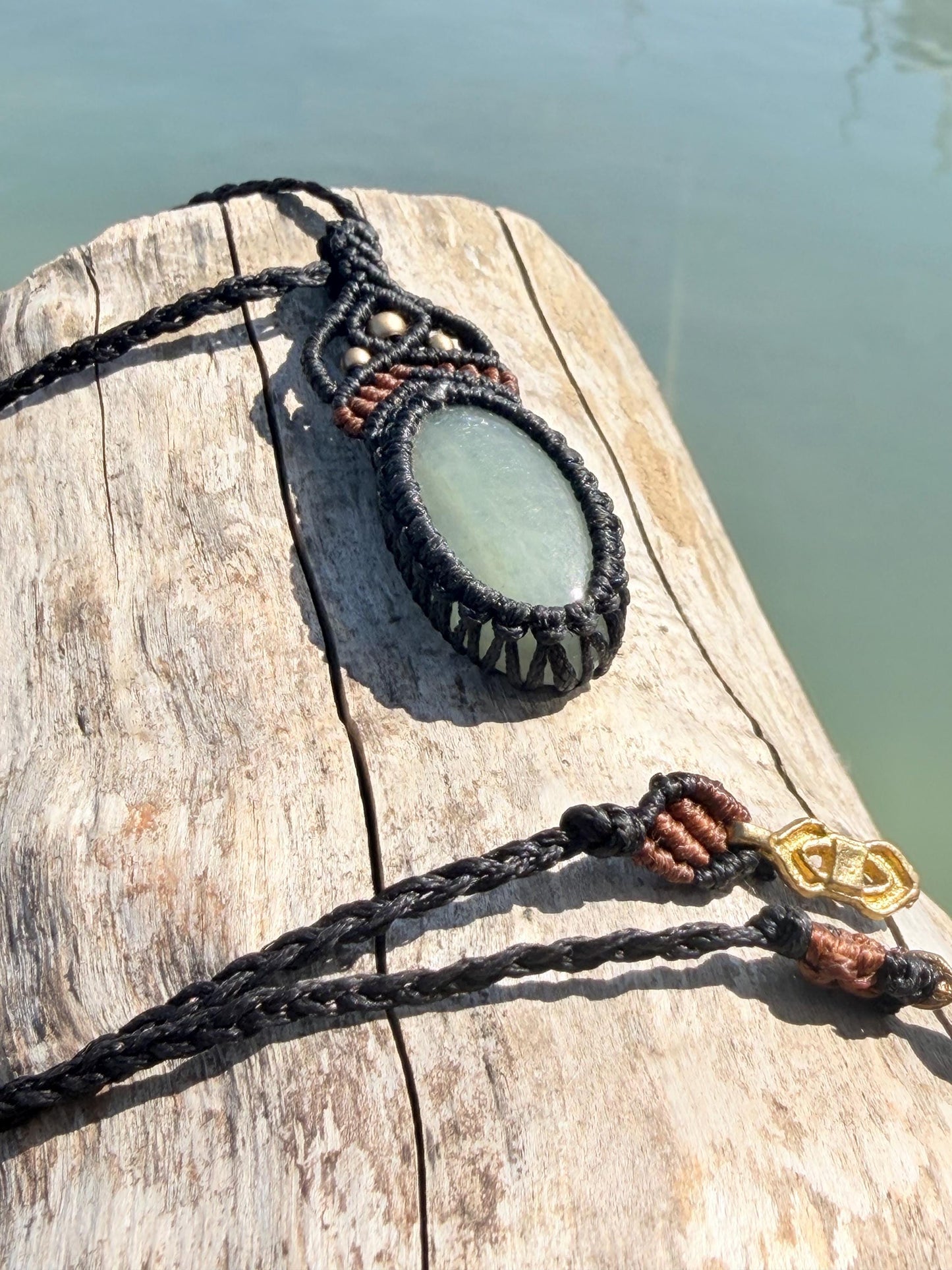 Stunning macrame green aventurine pendant. Handmade gemstone necklace, boho jewellery. Macrame jewellery. Unique jewellery.
