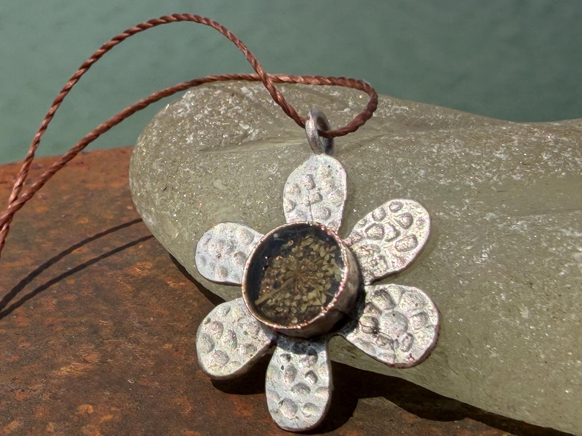 Wild carrot necklace, unusual boho necklace, unique gift for her, unique necklace. Flower necklace. Flower pendant, handmade jewellery