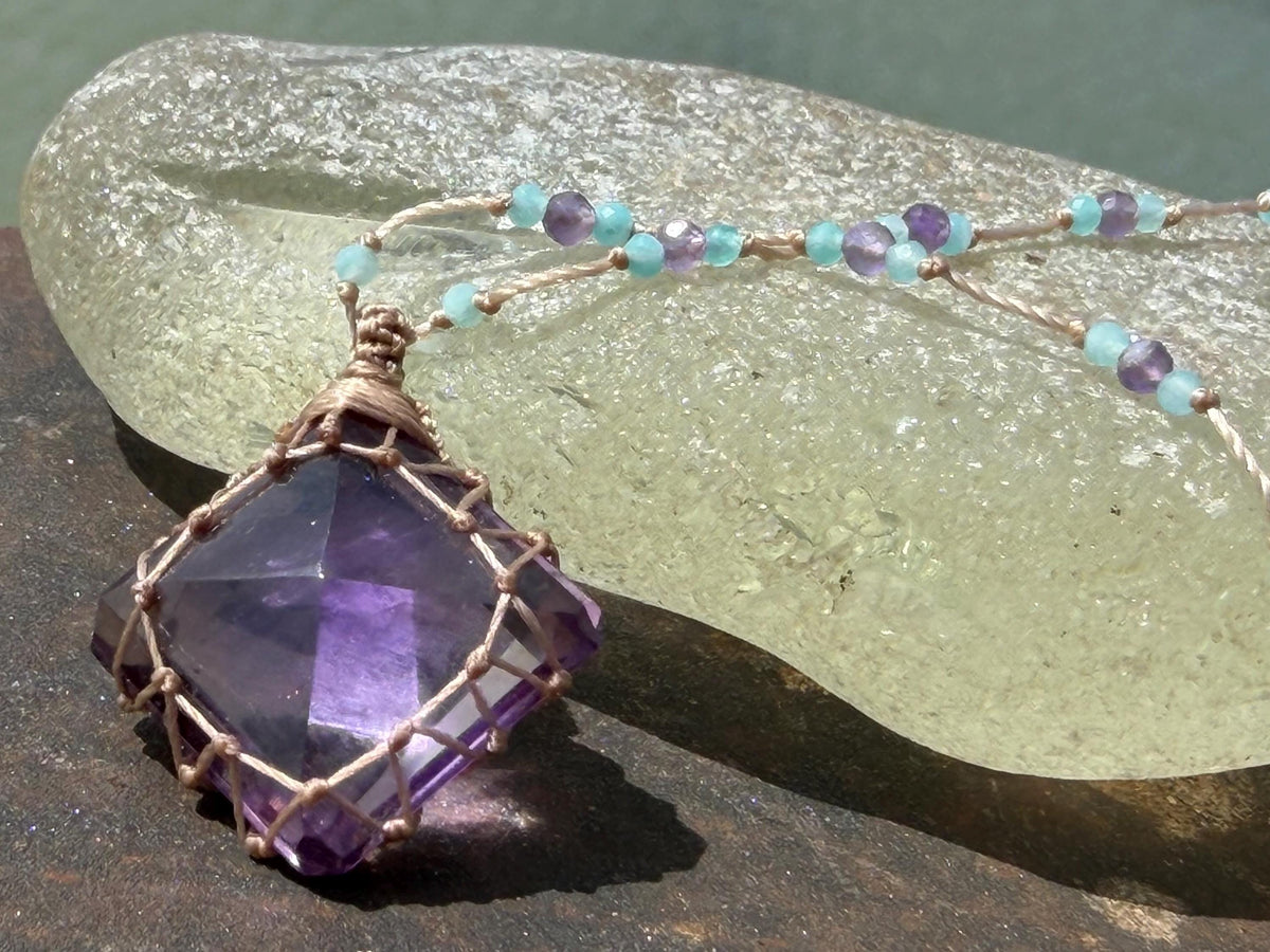 Stunning purple amethyst necklace. Purple macrame pendant. Handmade gemstone necklace, boho jewellery. Macrame jewellery. Unique jewellery.