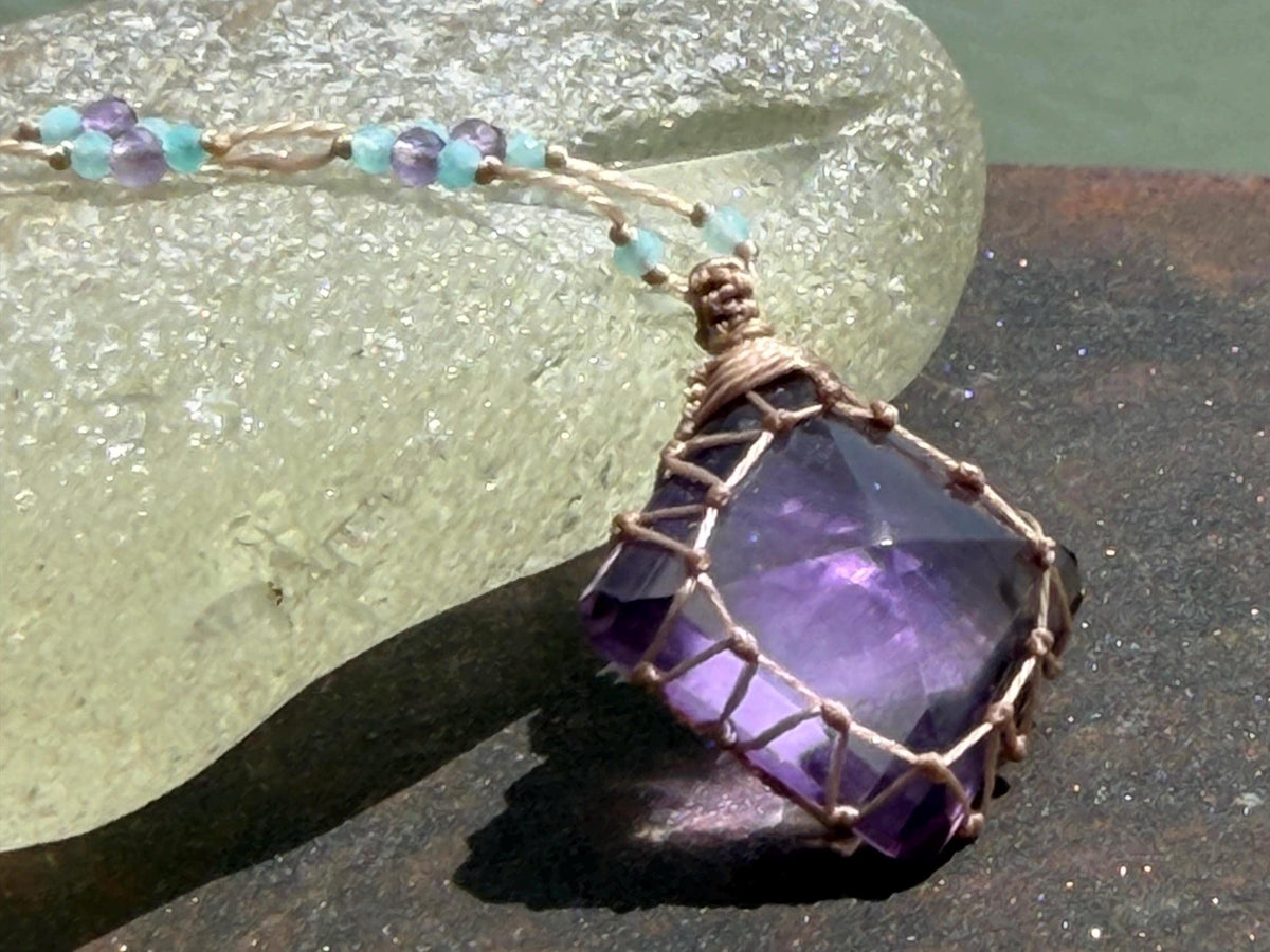 Stunning purple amethyst necklace. Purple macrame pendant. Handmade gemstone necklace, boho jewellery. Macrame jewellery. Unique jewellery.