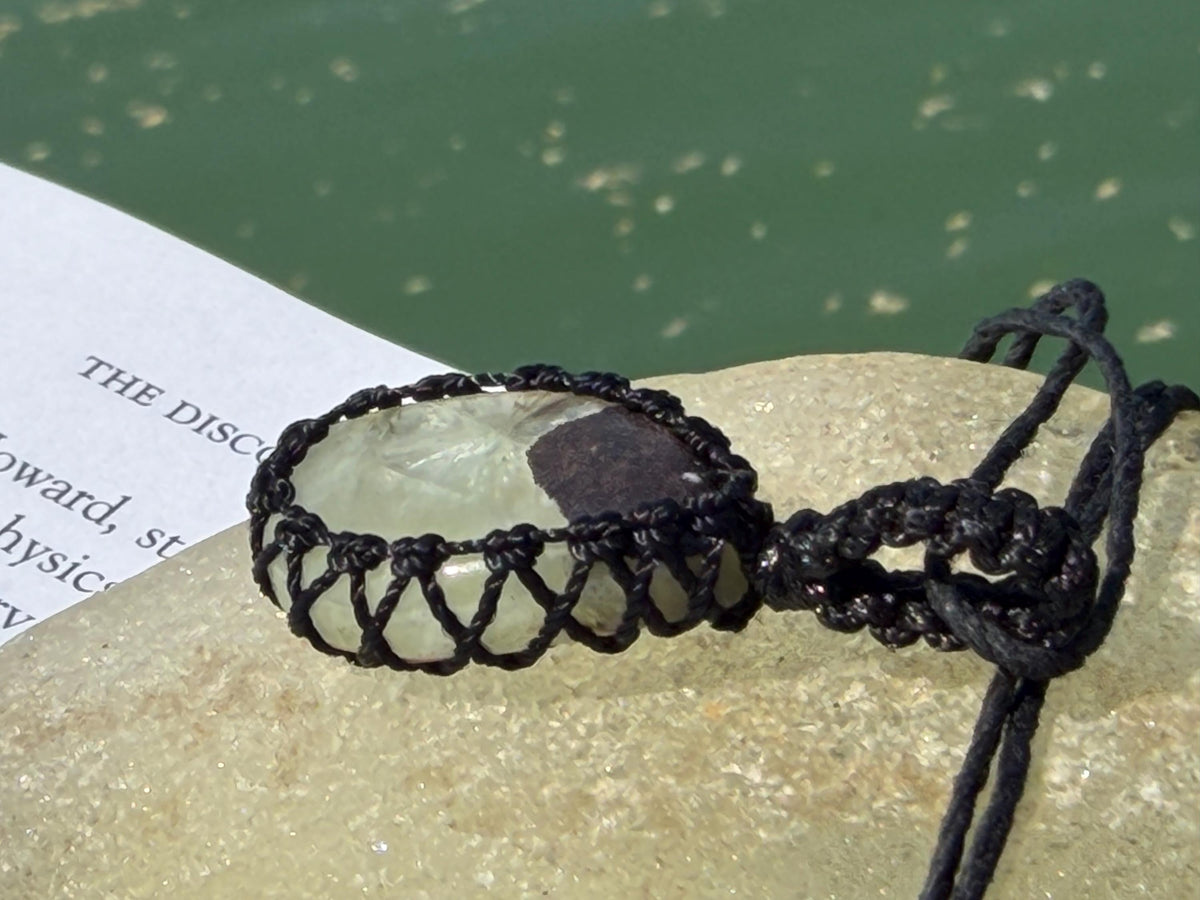 Stunning macrame moss agate necklace. Handmade gemstone necklace, boho jewellery. Macrame jewellery. Unique necklace. Green gemstone pendant