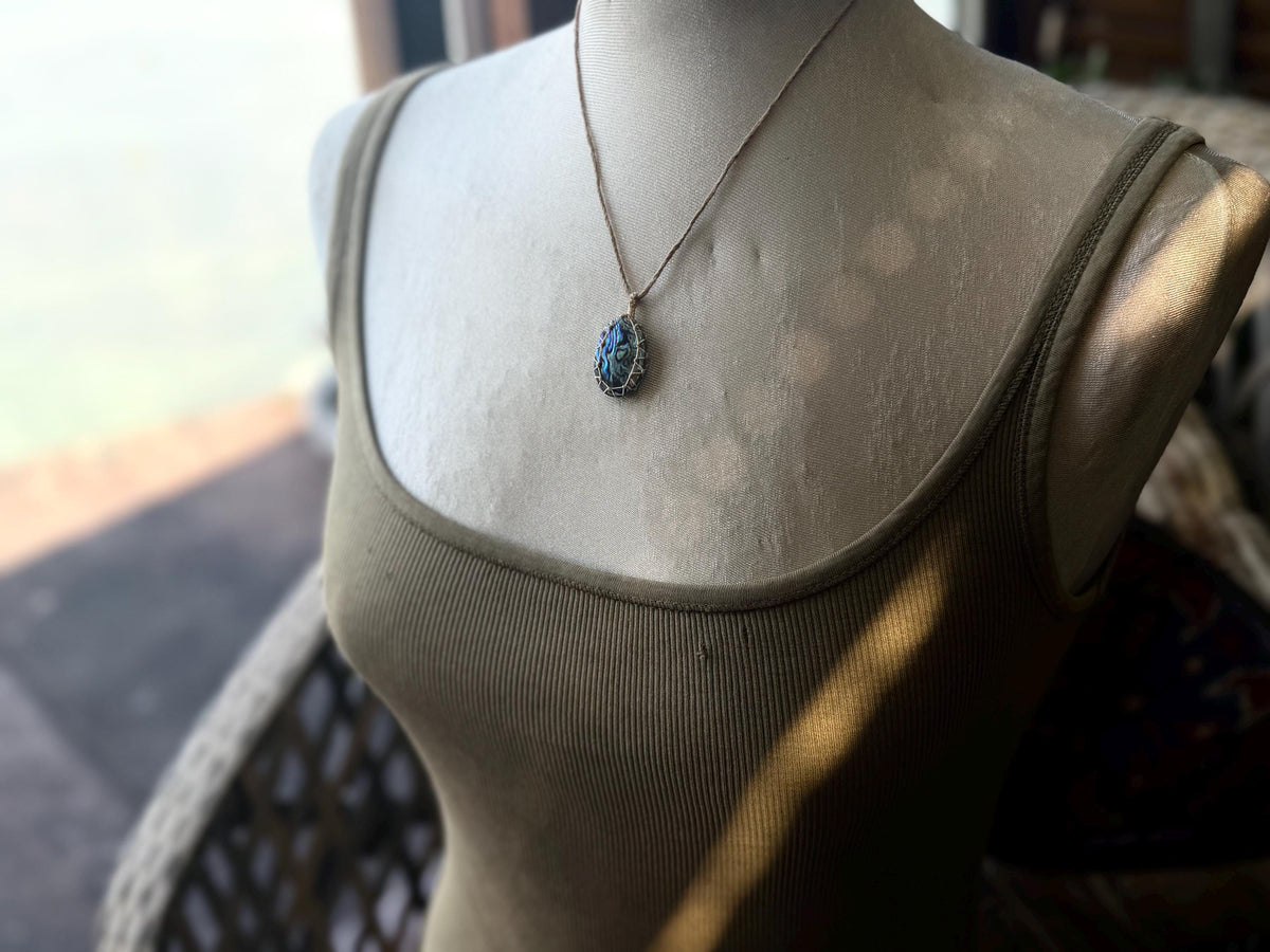 Stunning abalone necklace on an adjustable cord. Handmade gemstone necklace, boho jewellery. Macrame jewellery. Unique necklace.