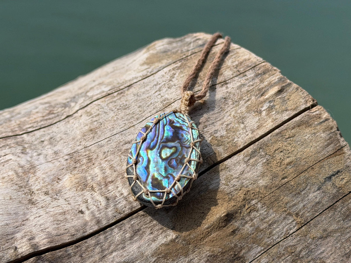 Stunning abalone necklace on an adjustable cord. Handmade gemstone necklace, boho jewellery. Macrame jewellery. Unique necklace.
