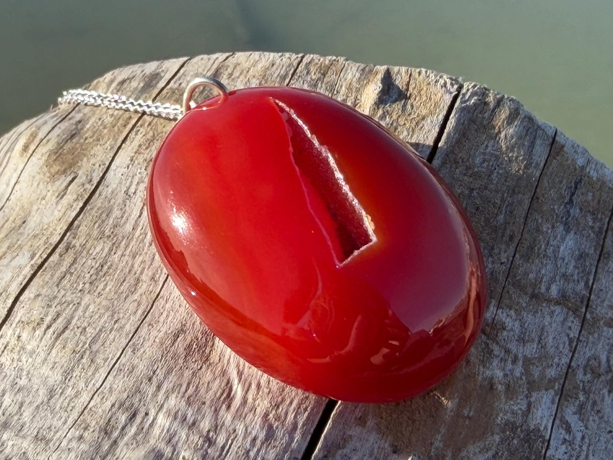 Agate necklace, ethical jewellery, bohemian necklace, unusual jewellery, agate pendant, white gemstone necklace. Boho jewellery