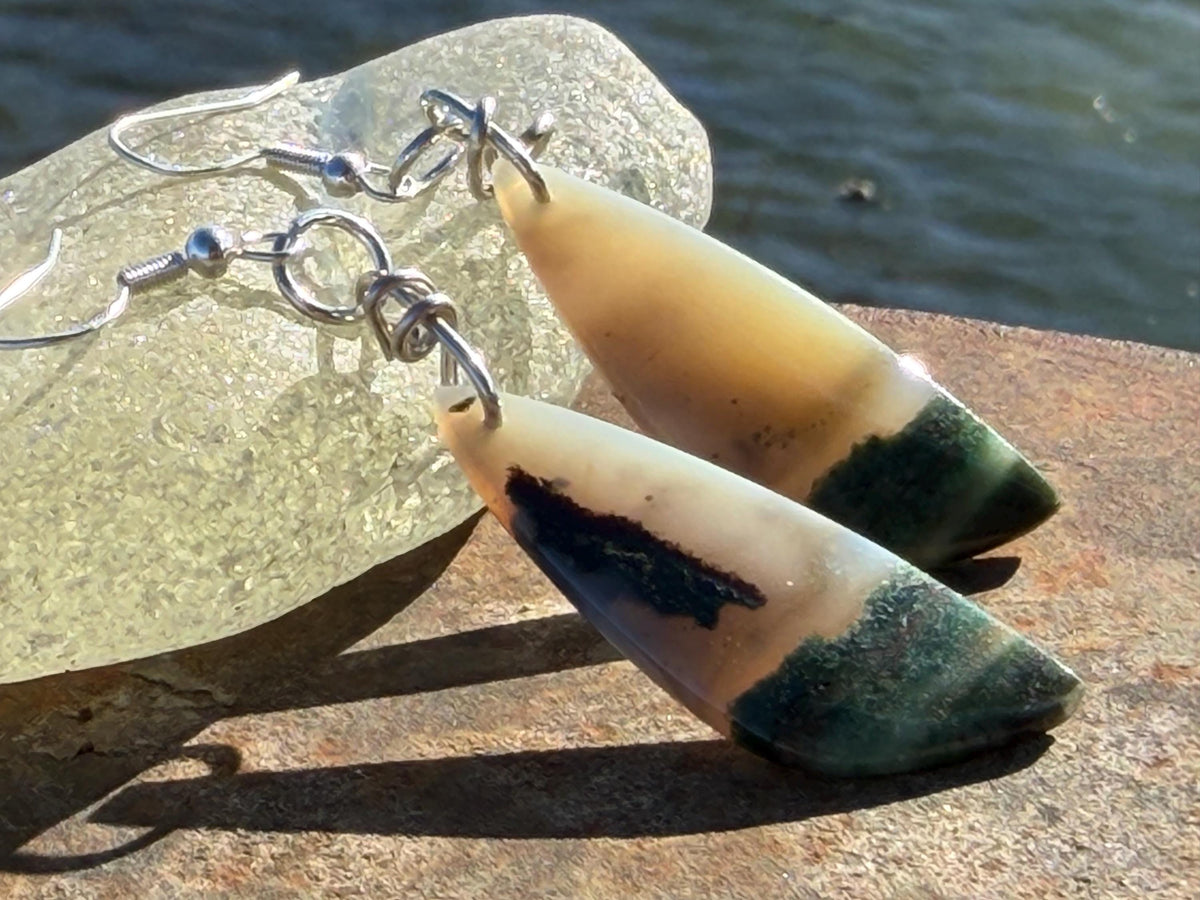 Agate gemstone earrings on recycled sterling silver. Handmade festive earrings. Ethical jewellery, boho jewellery. Unique earrings.