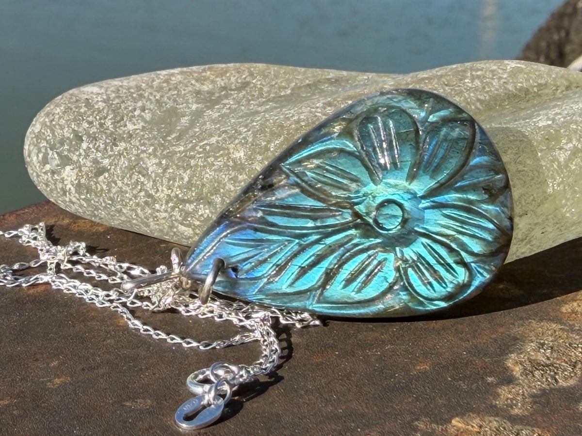 Labradorite necklace, labradorite jewellery, boho gift for her, unusual necklace, ethical jewellery, handmade necklace, labradorite pendant